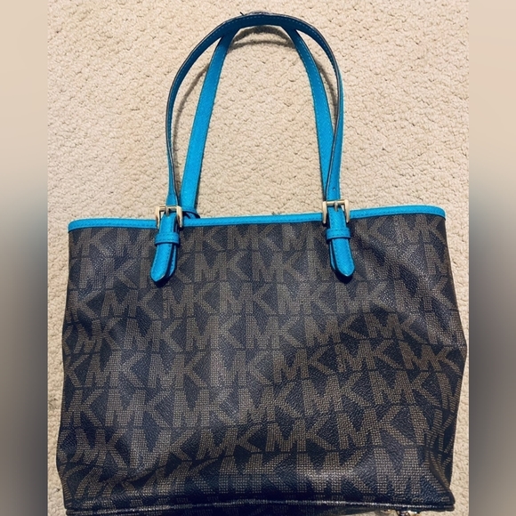 Michael Kors medium size Tote - Picture 5 of 13